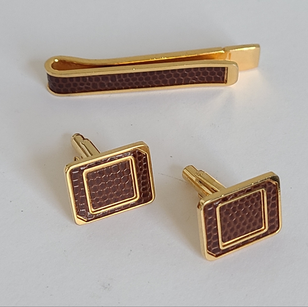 Vintage Luxury Fancy Gold Tone Brown Alligator Leather Inlay Cufflinks Tie Clip